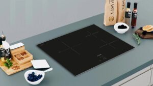 Bếp từ Bosch PUC61KAA5E với thiết kế hiện đại và sang trọng